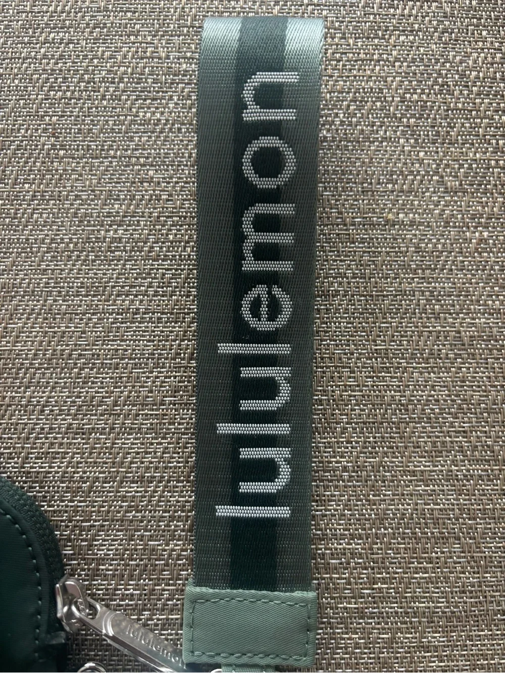lululemon athletica green double pouch keychain strap
